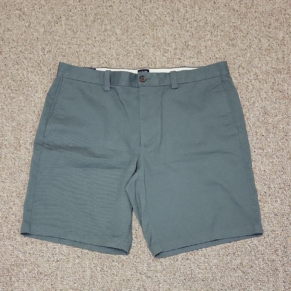 J. Crew Sage Green Flat Front Shorts, Men's Sz 36. 9